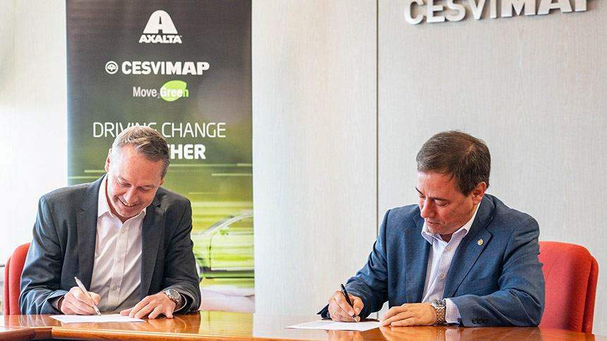 Axalta partners with CESVIMAP - Bart de Groof and José María Cancer Abóitiz