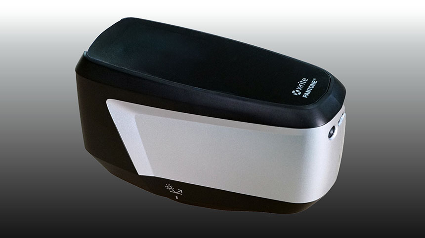 The Roberlo xCrom Vision spectrophotometer